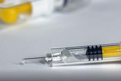 Moderna公司开始其mRNA-1273疫苗第二阶段临床试验